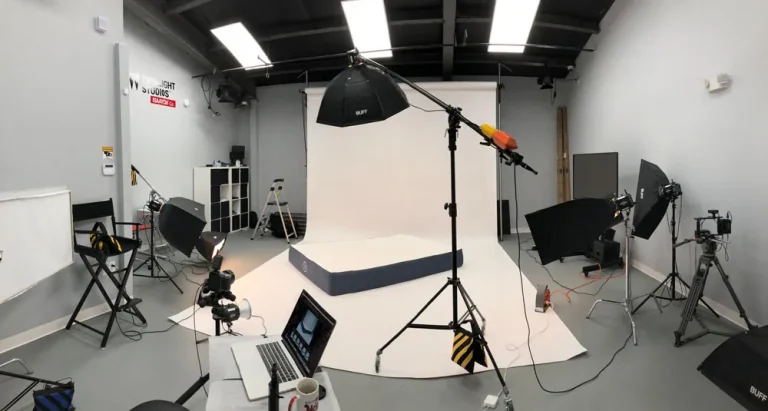 renting-photo-studio-2-768x411-1